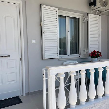 Kyma Luxury Suite Kiáton Exterior foto