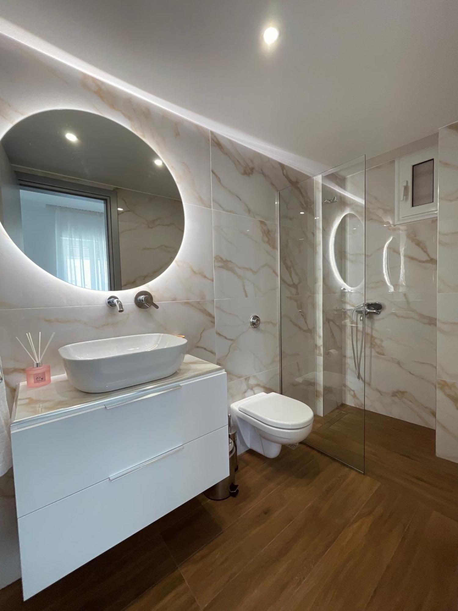 Kyma Luxury Suite Kiáton Exterior foto